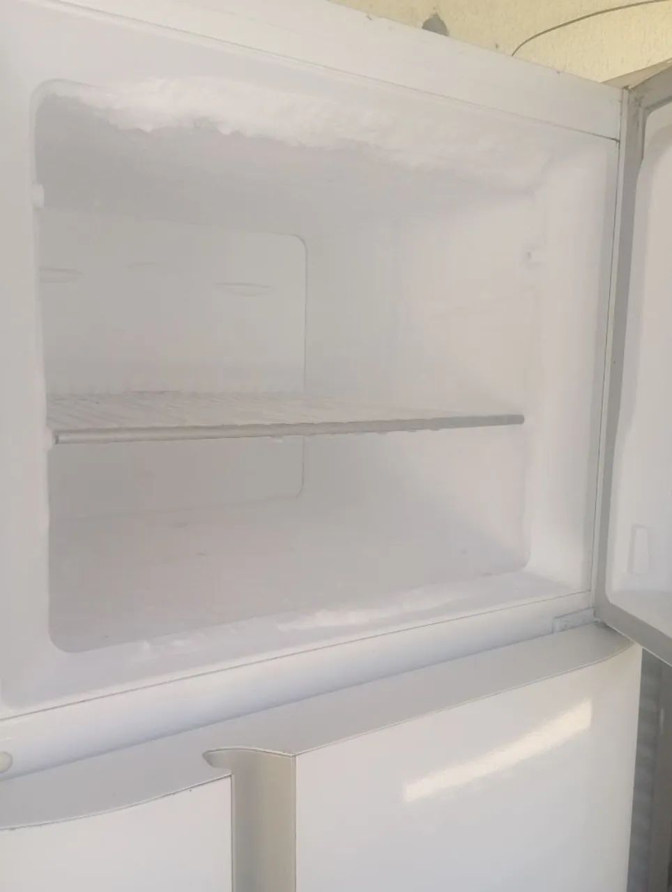 Vendo uma geladeira funcionando perfeitamente - Foto 2
