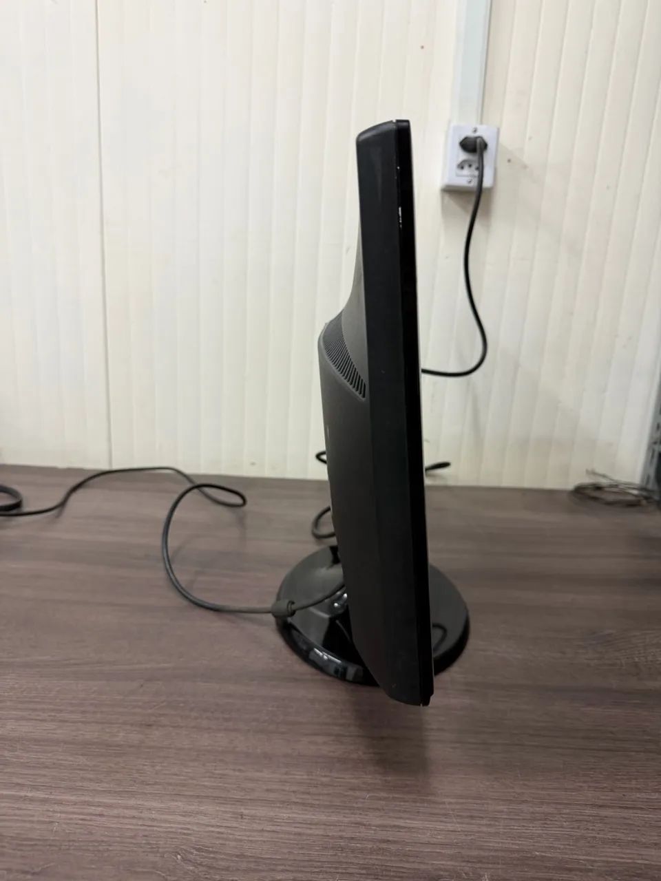 Monitor LG Flatron 20? W2043S-PF VGA HD+ com base - Foto 5