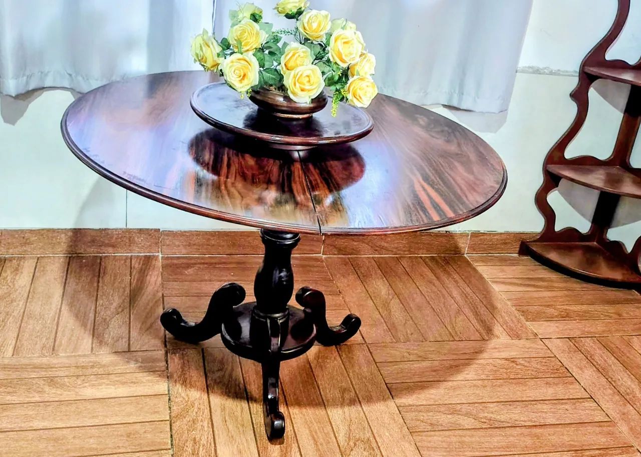 Delivering a retractable solid wood table470985996303093760