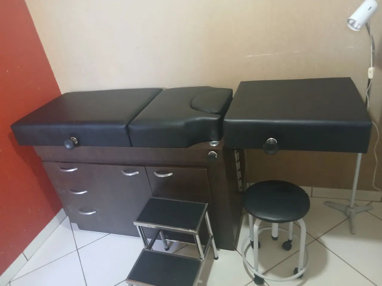 Vendo maca ginecológica Divã em madeira  - Foto 3