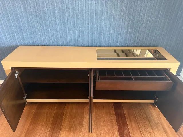 Buffet de Madeira com Portas Espelhadas - 2,20m - Design Sofisticado - Foto 4