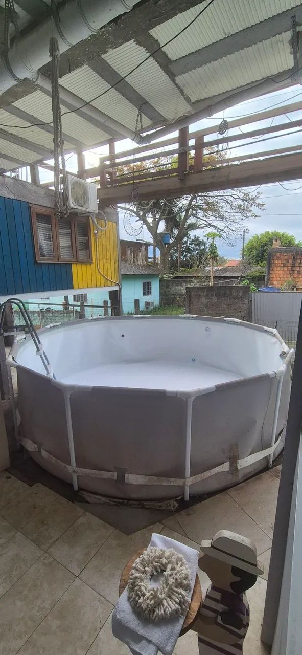 Piscina 10 litros Intex com filtro e escada