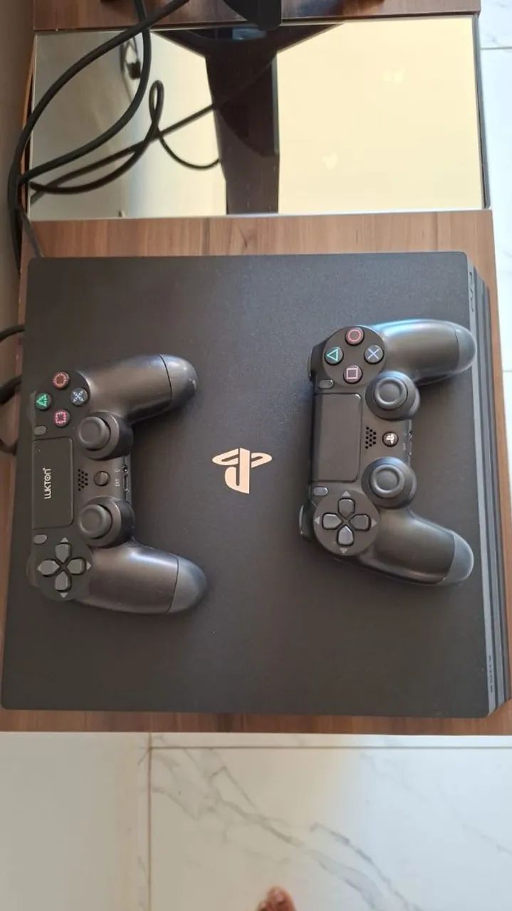 Vendo PS4 tudo certinho.