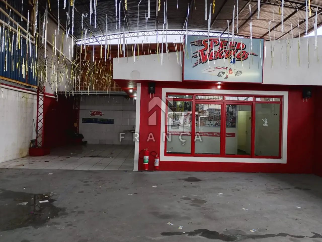 ALUGA-SE PONTO COMERCIAL NO CENTRO DE JACAREÍ - Foto 5