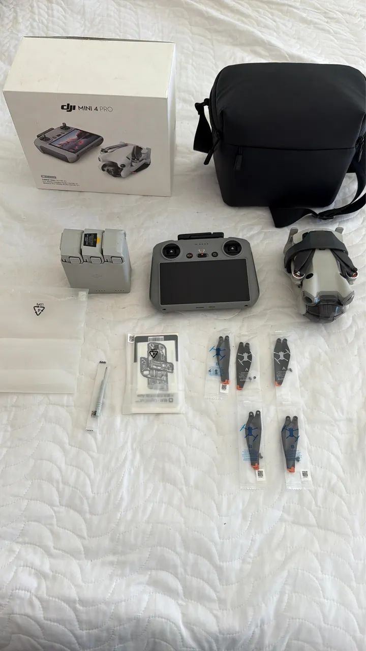 DJI Mini 4 Pro - Combo Fly More Plus
