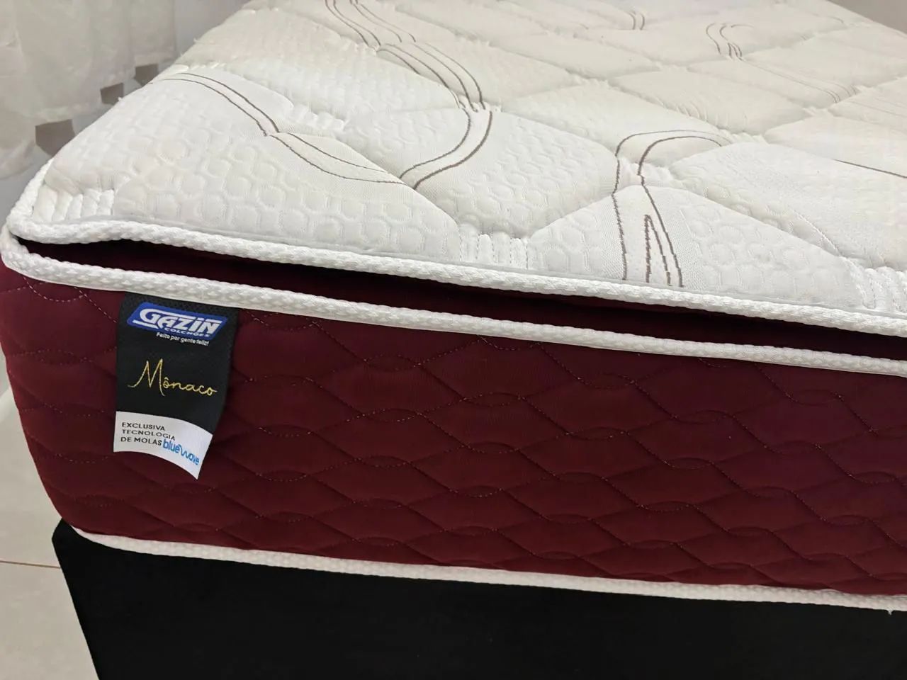 Cama box  colchão e base separado 