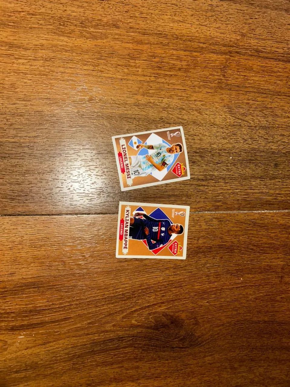 Figurinhas da copa 2022 Messi e mbapee (Bronze)