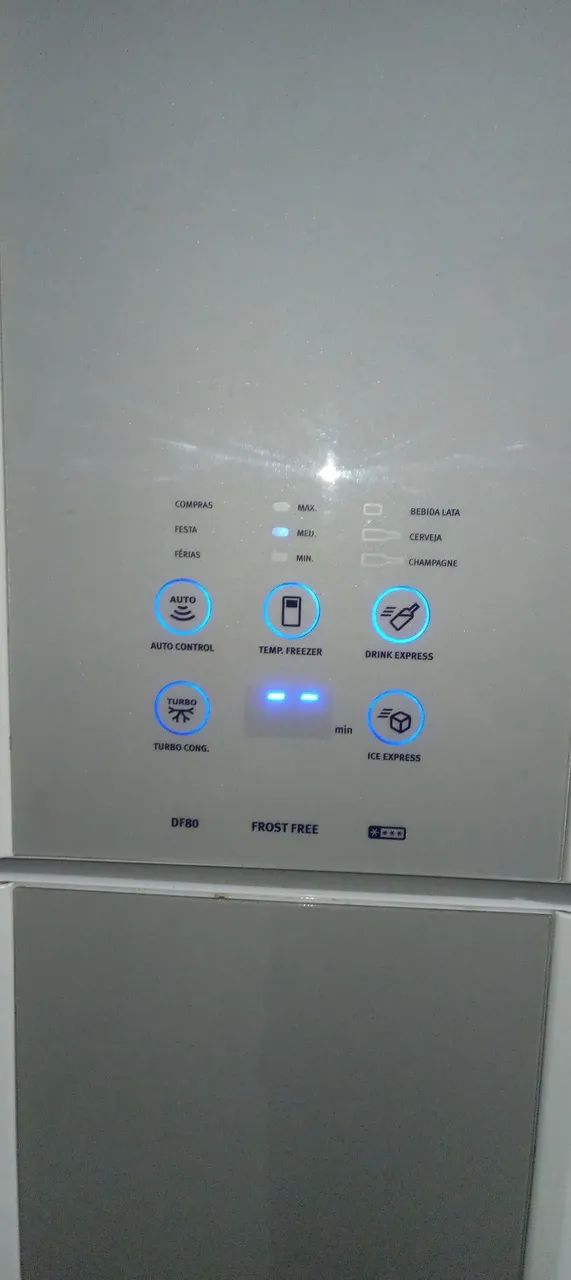 Geladeira Eletrolux DF80 553l com avaria - Foto 5