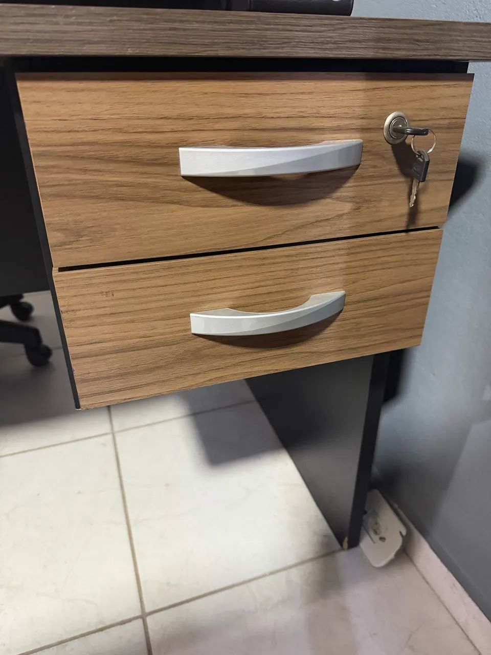 Mesa para escritório 2,6 por 1,20m - Foto 2
