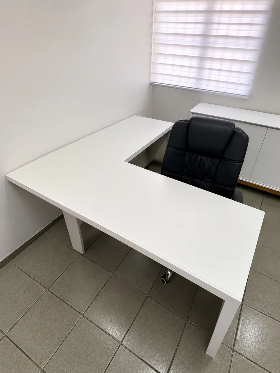 Vendo mesa em L para escritório
