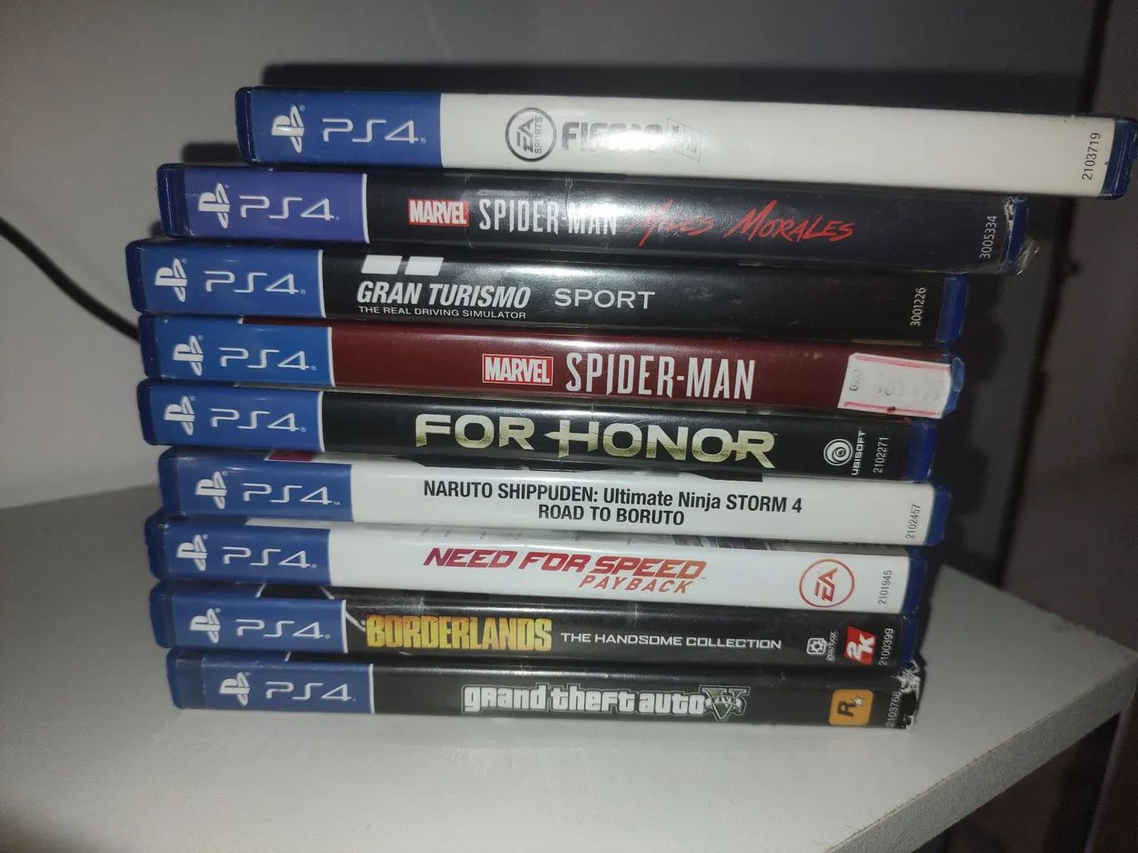 PS4 2 controles e 13 jogos 9 de cd e 4 no PlayStation comprado na PlayStation store 2900