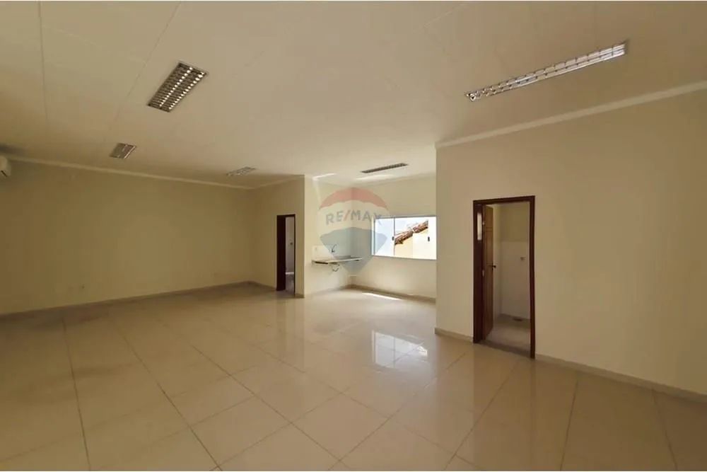 Extraordinário Espaço Comercial no Centro de Passos - Foto 5