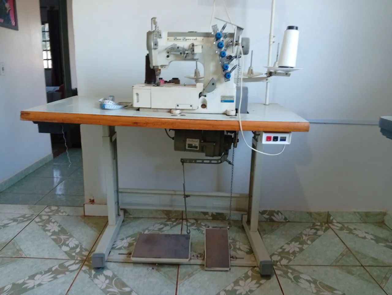 Máquina de costura Galoneira  - Foto 3
