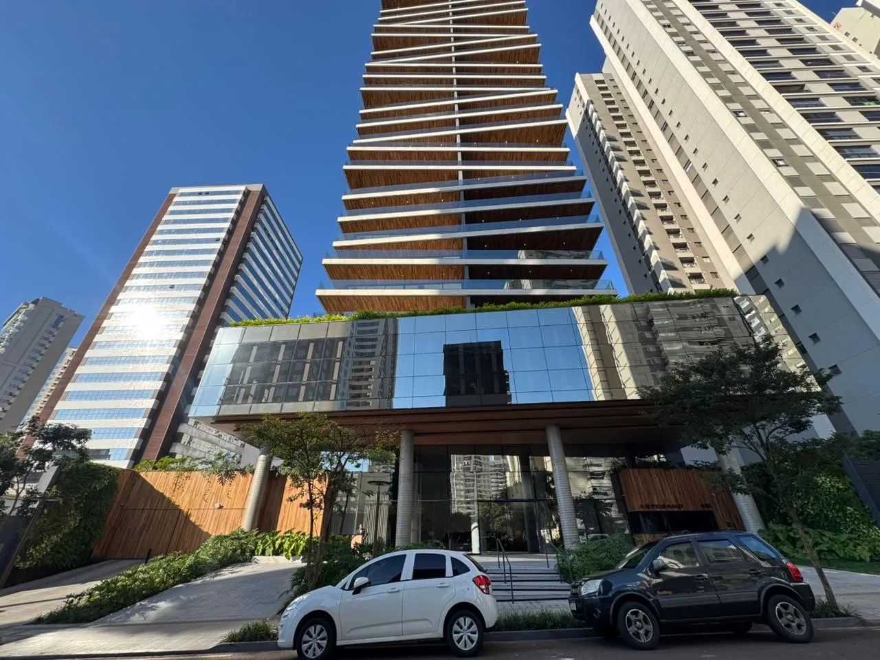 Apartamento à venda na região Sul, no Edifício Artesano com 3 suítes.