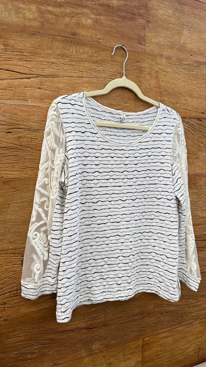 blusa  off white com renda m - Foto 2