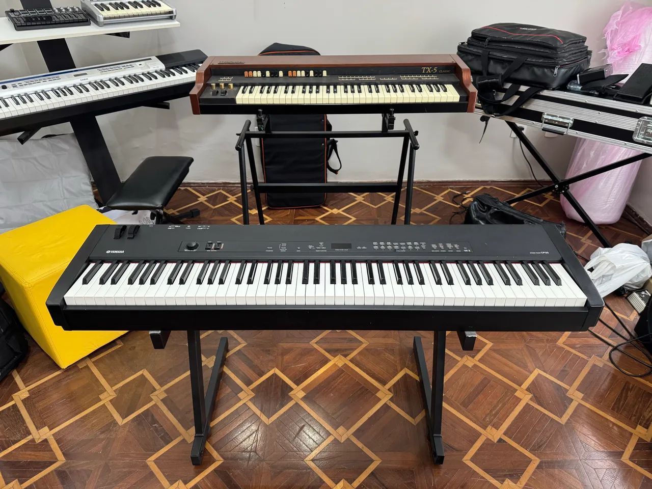 Stage Piano Yamaha CP33 - Instrumentos musicais - Jardim das