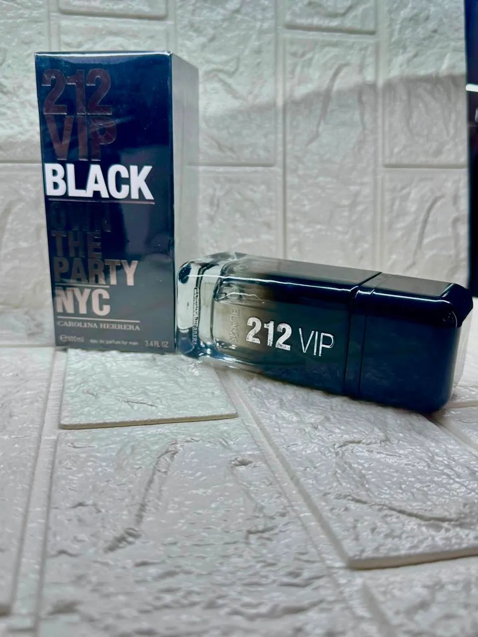 PERFUME 212 VIP BLACK 