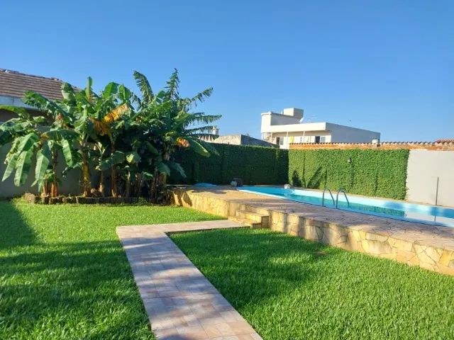 Casa em Torres 4 dormitórios (incluindo uma suíte master) bairro Igra Norte