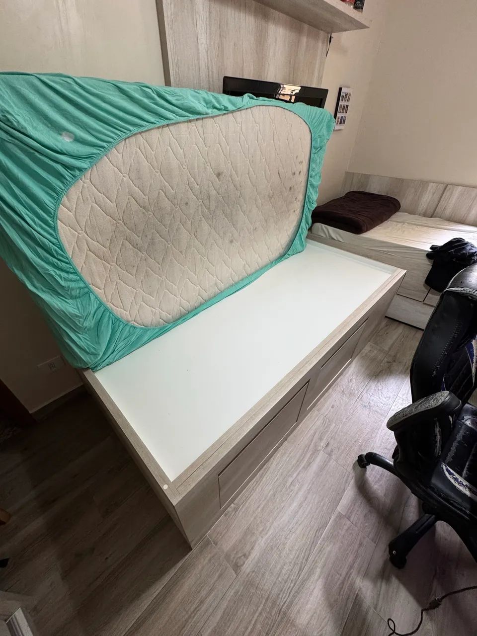 Cama Grande com gavetas - Foto 2