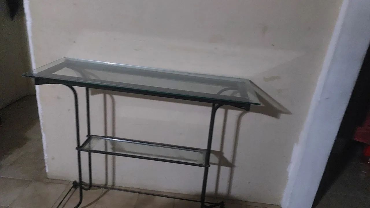 Aparador de ferro com tampo de vidro - Foto 2