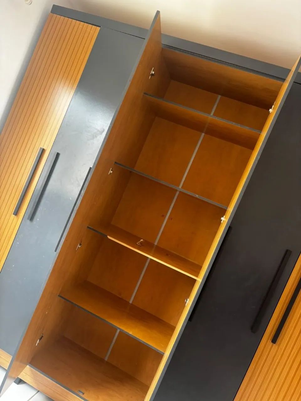 Guarda roupa de 6 portas  - Foto 2
