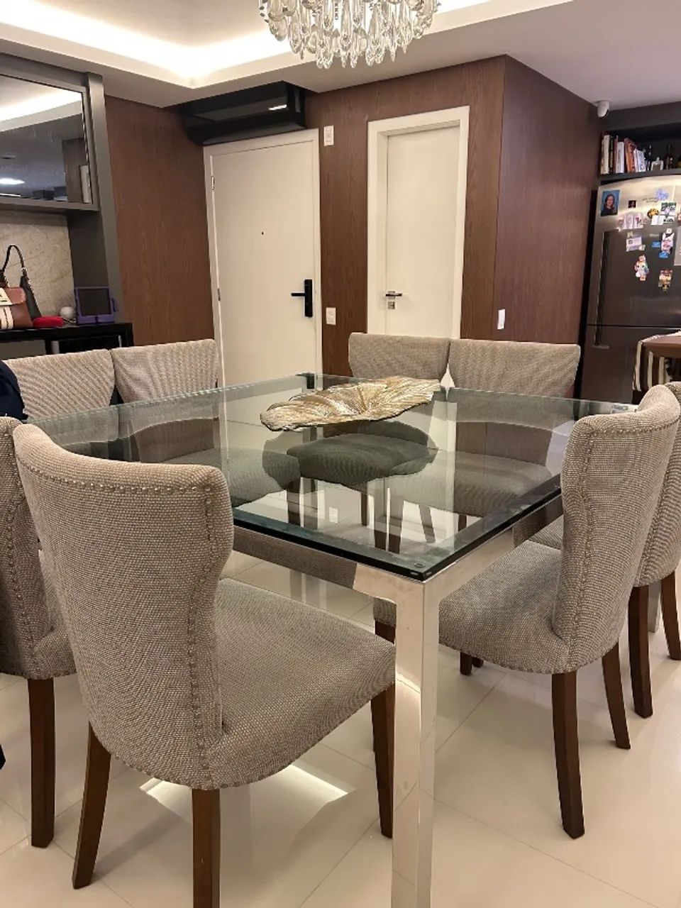 Mesa de jantar com 8 cadeiras  - Foto 2