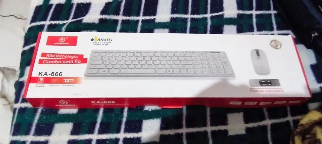TECLADO  OTG ÓTIMO PARA JOGOS E DIA A DIA JA COM ADAPTADOR E PILHA