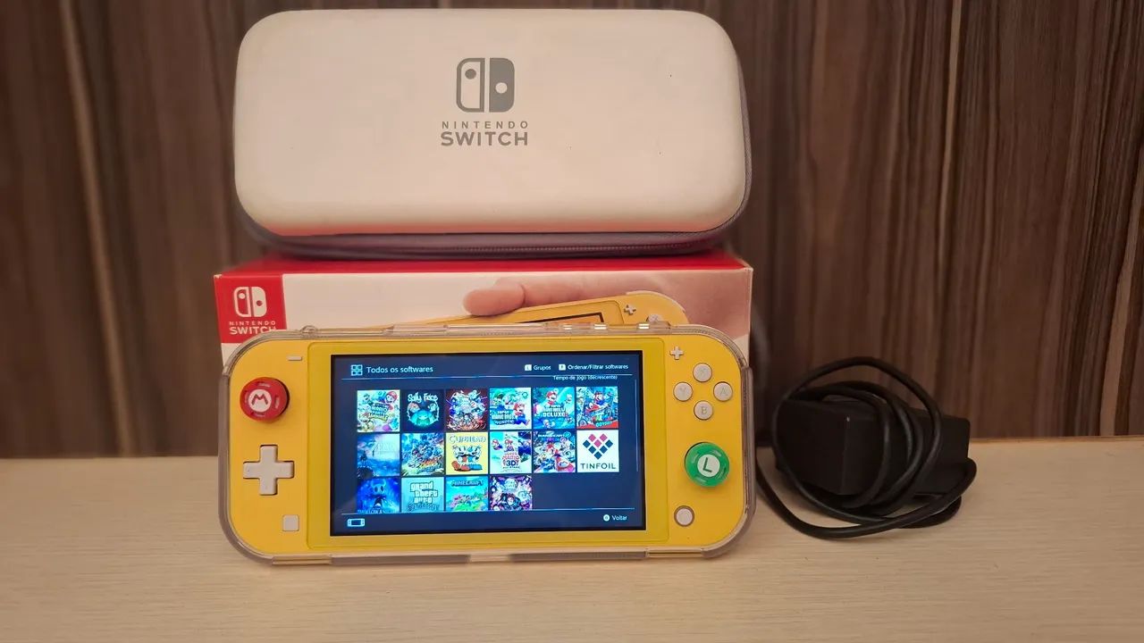 Nintendo Switch Lite desbloqueado + acessórios