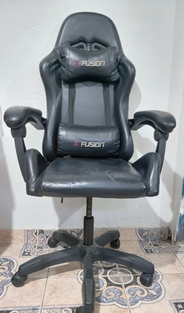 Cadeira Gamer X Fusion Preta com Almofadas