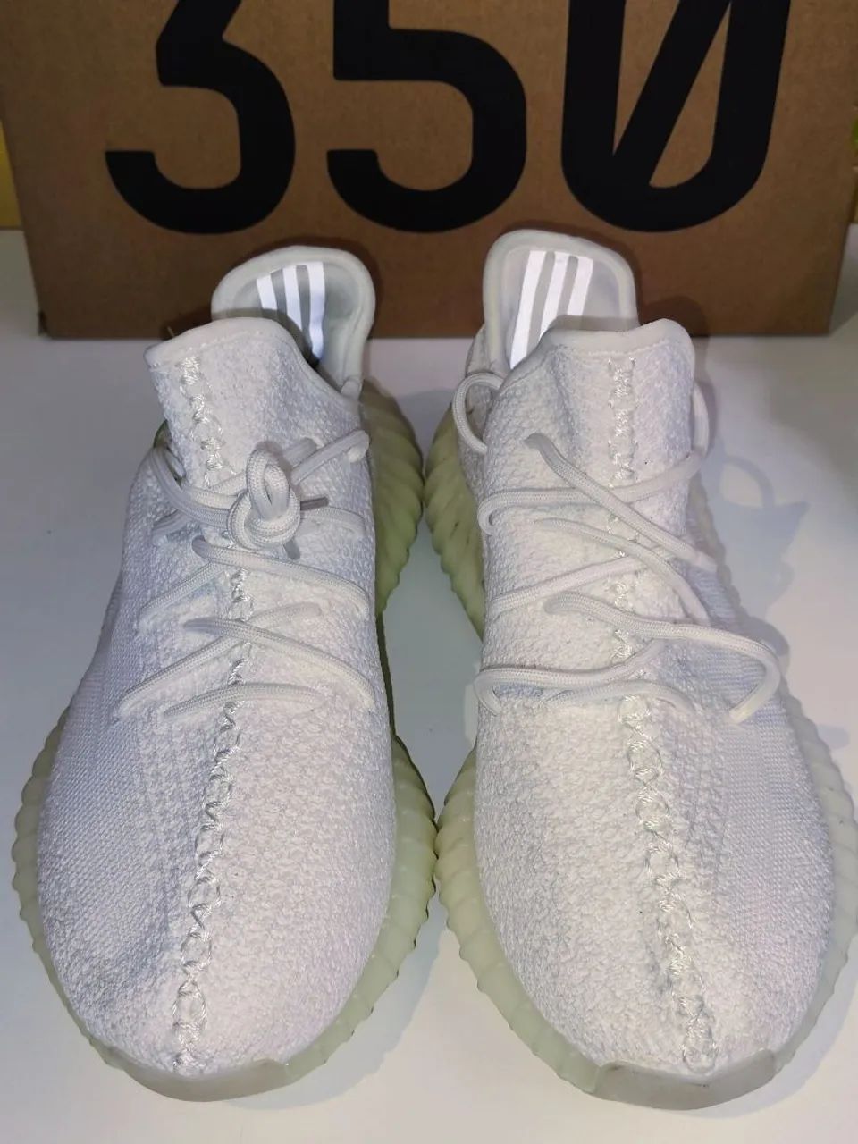 Tênis Yeezy boost 350 V2  branco - Foto 2