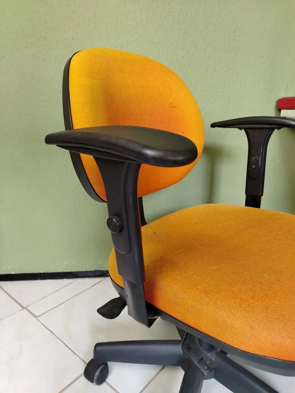 Cadeira de Escritório / Secretária - Foto 2