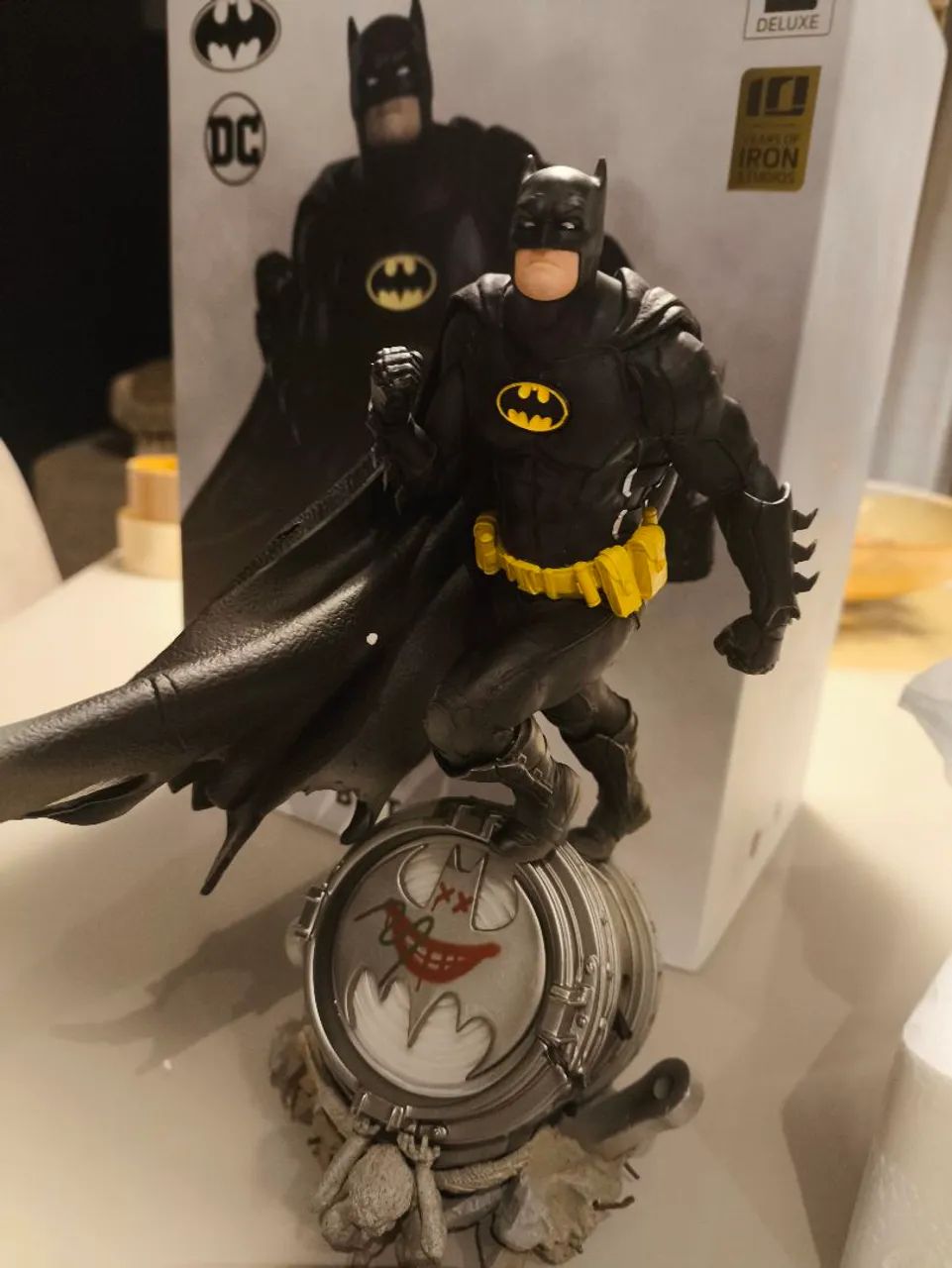 Batman Deluxe Black Version 1/10 Iron Studios 