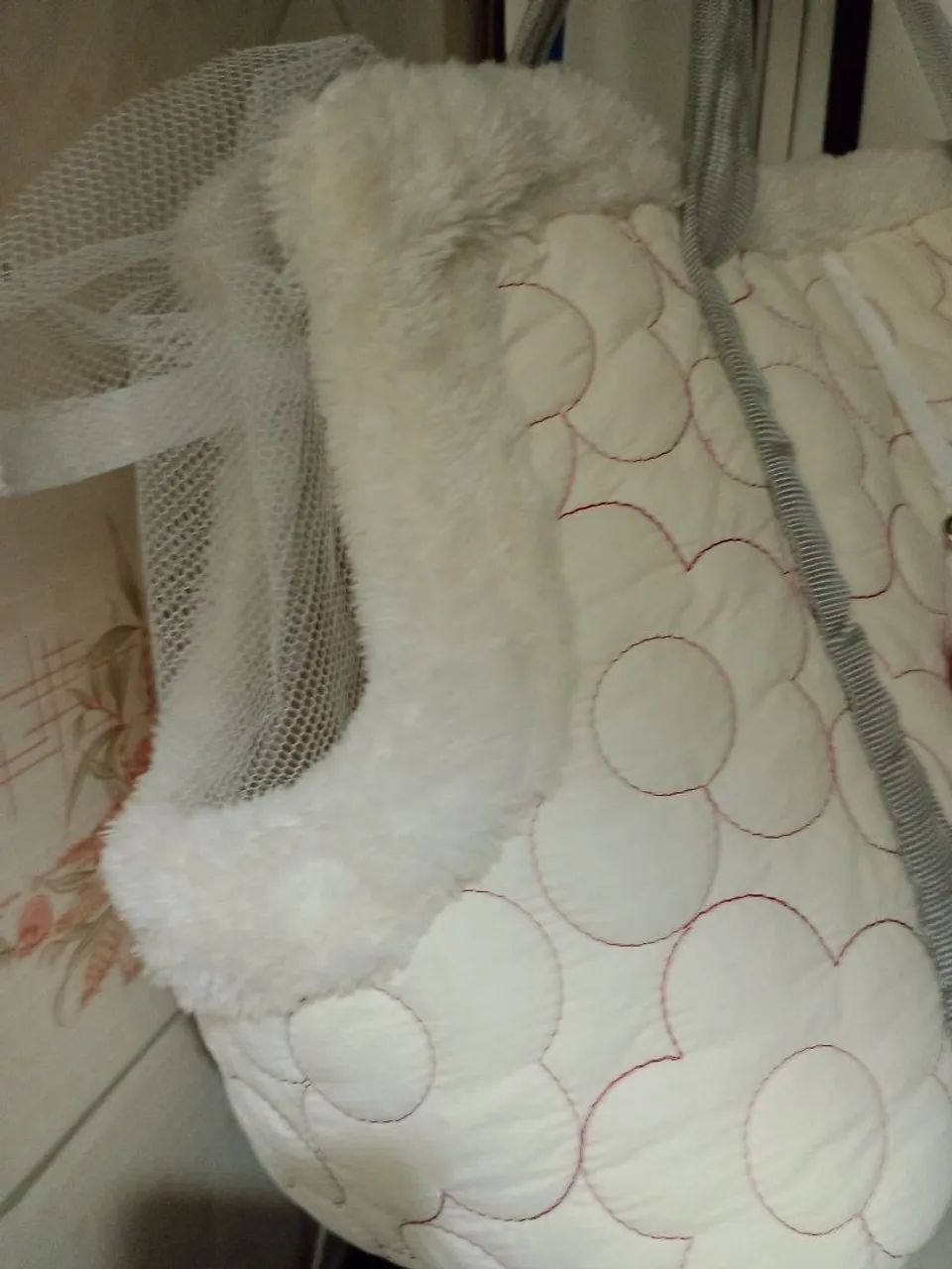 Uma bolsa para pets gato ? ou cachorro ? bem acolchoada e confortável  - Foto 4