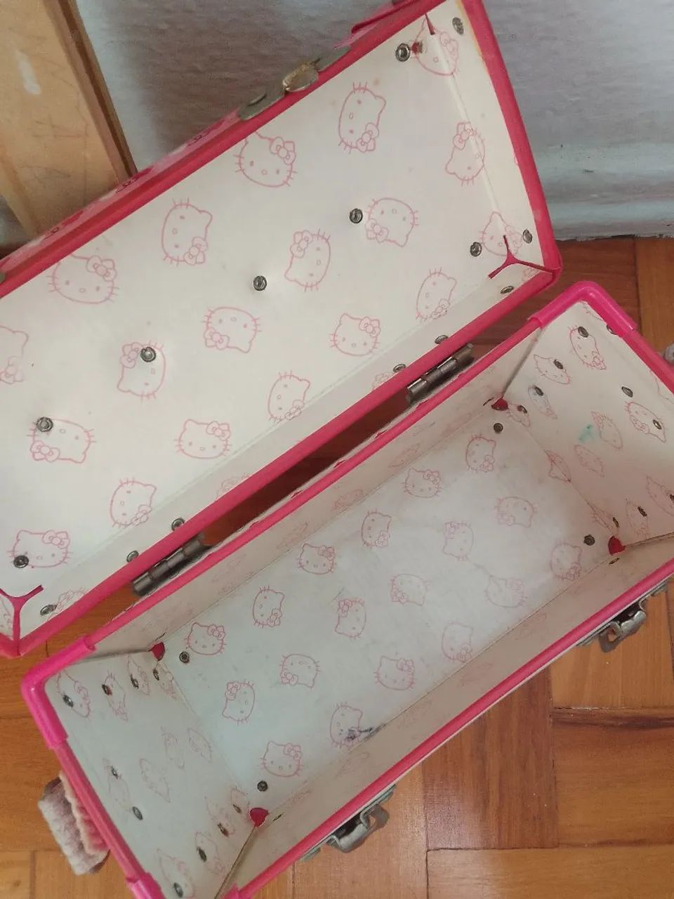 Frasqueira Hello Kitty antiga usada - Foto 4