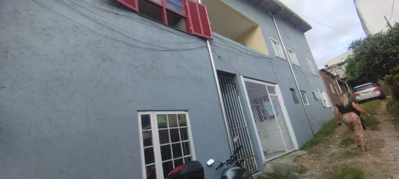 Prédio inteiro com rendimento de aluguel. - Foto 2