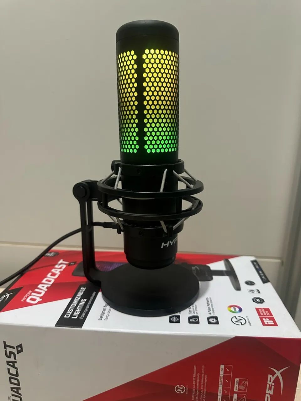 Microfone hyperx quadcast s Muito novo - Foto 2