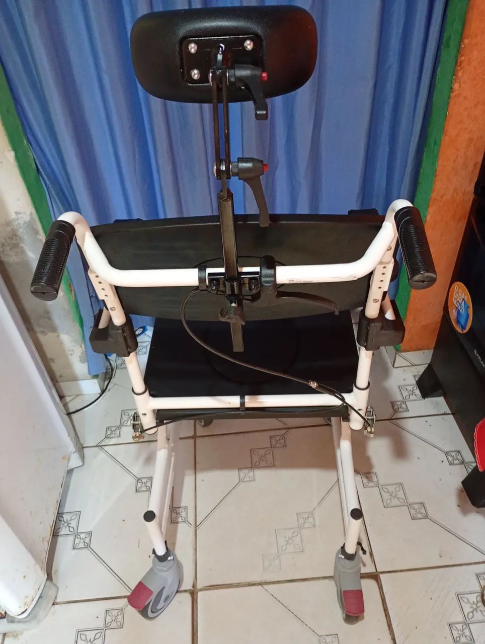 Vendo uma cadeira de banho - Foto 3