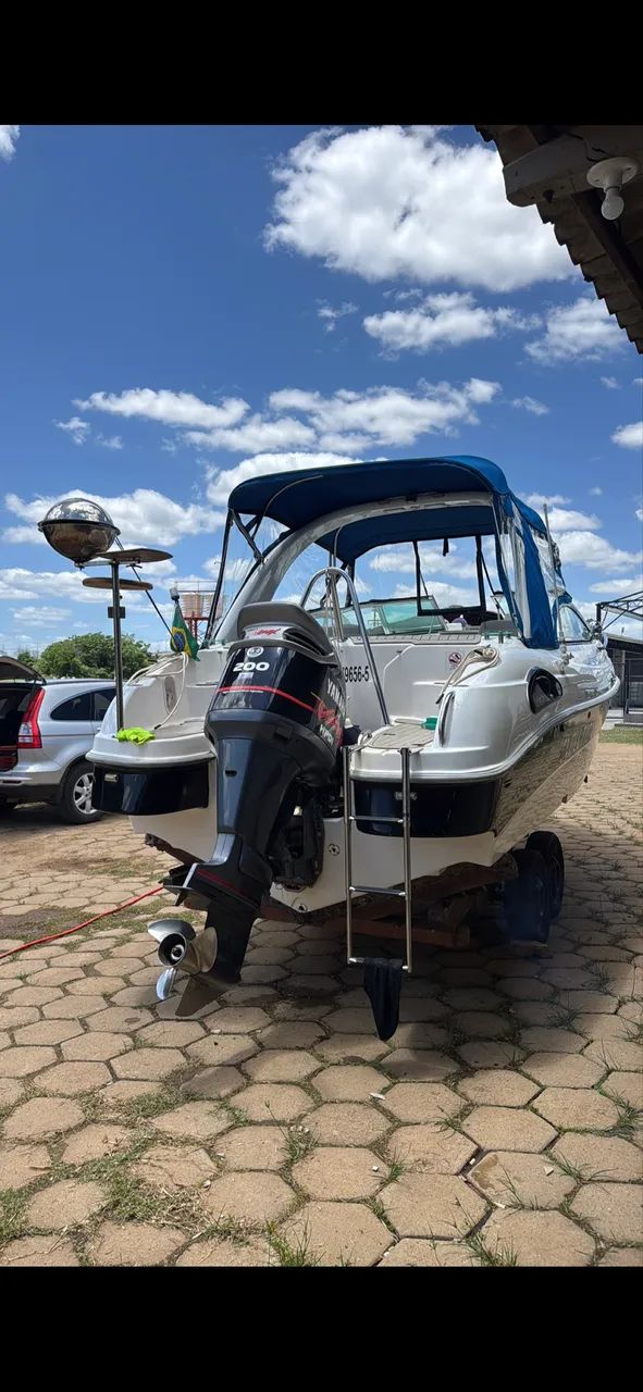 Lancha  Evolution 225 cabinada  - Foto 2