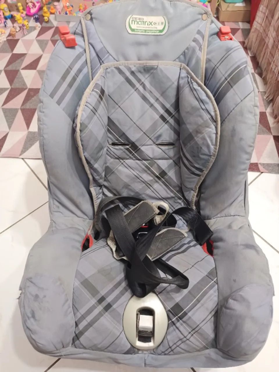 Cadeira de bebê para auto.
