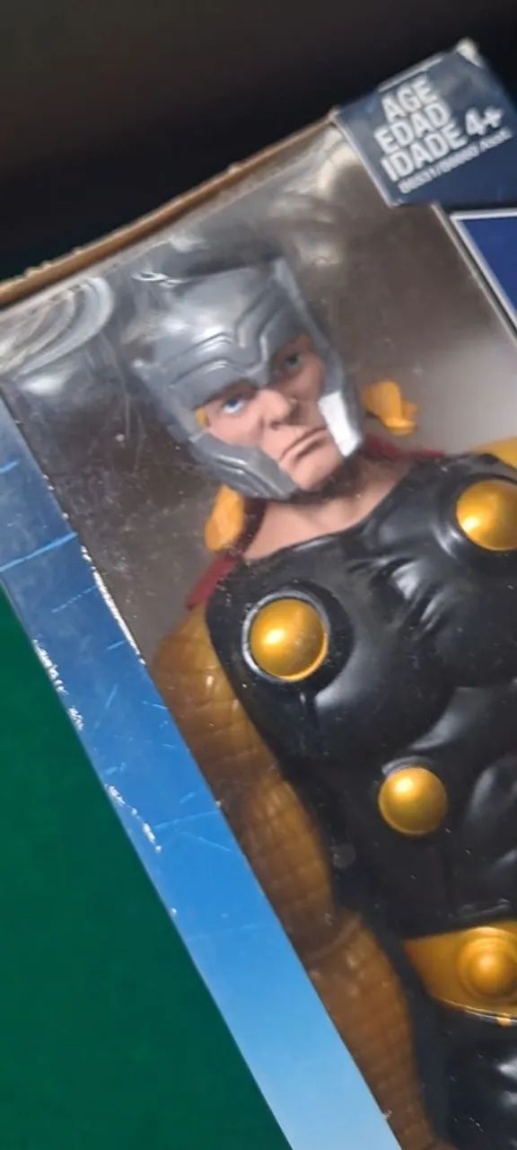 Boneco thor