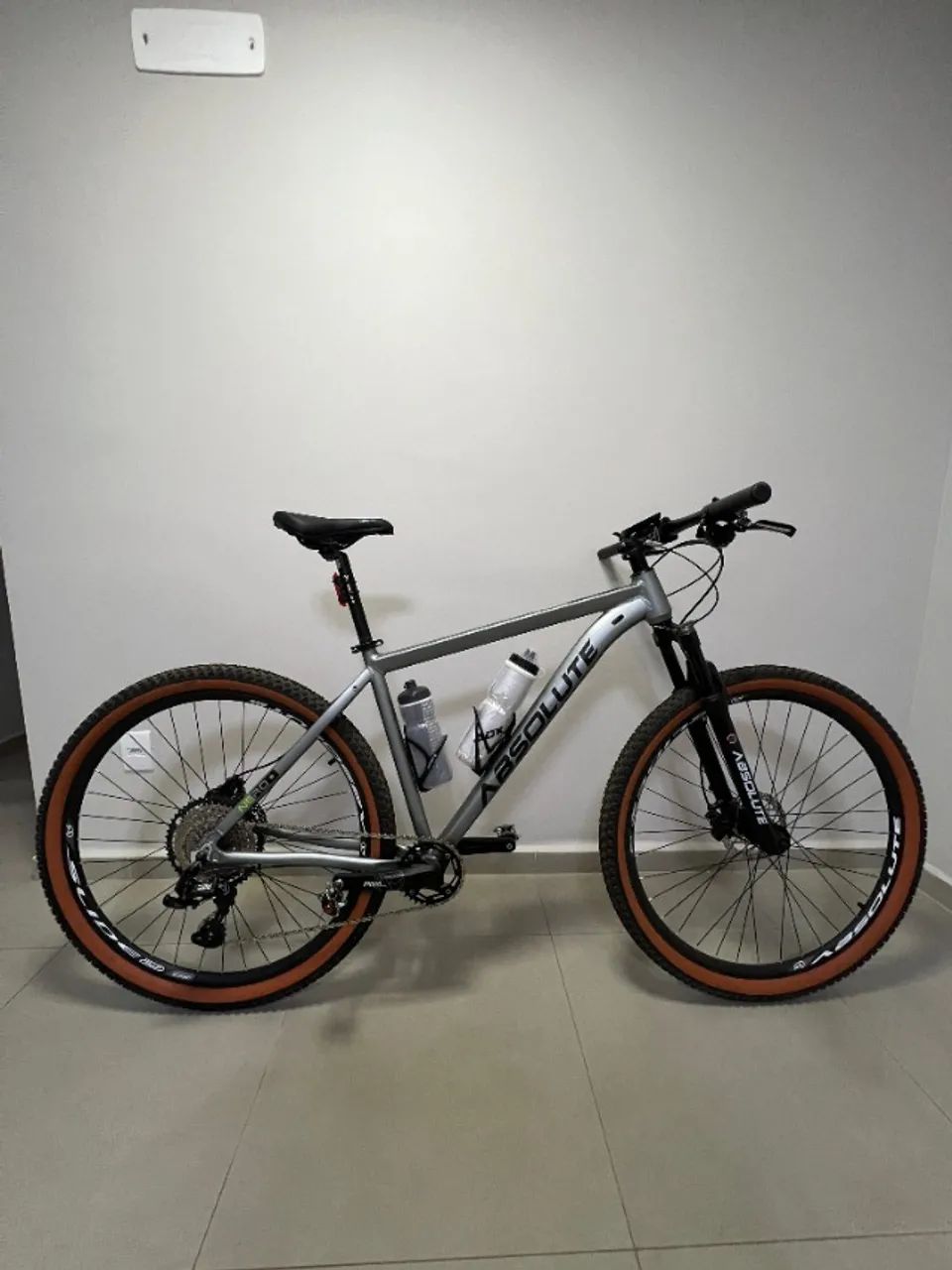Bicicleta aro 29 Absolut NERO 5 + Itens