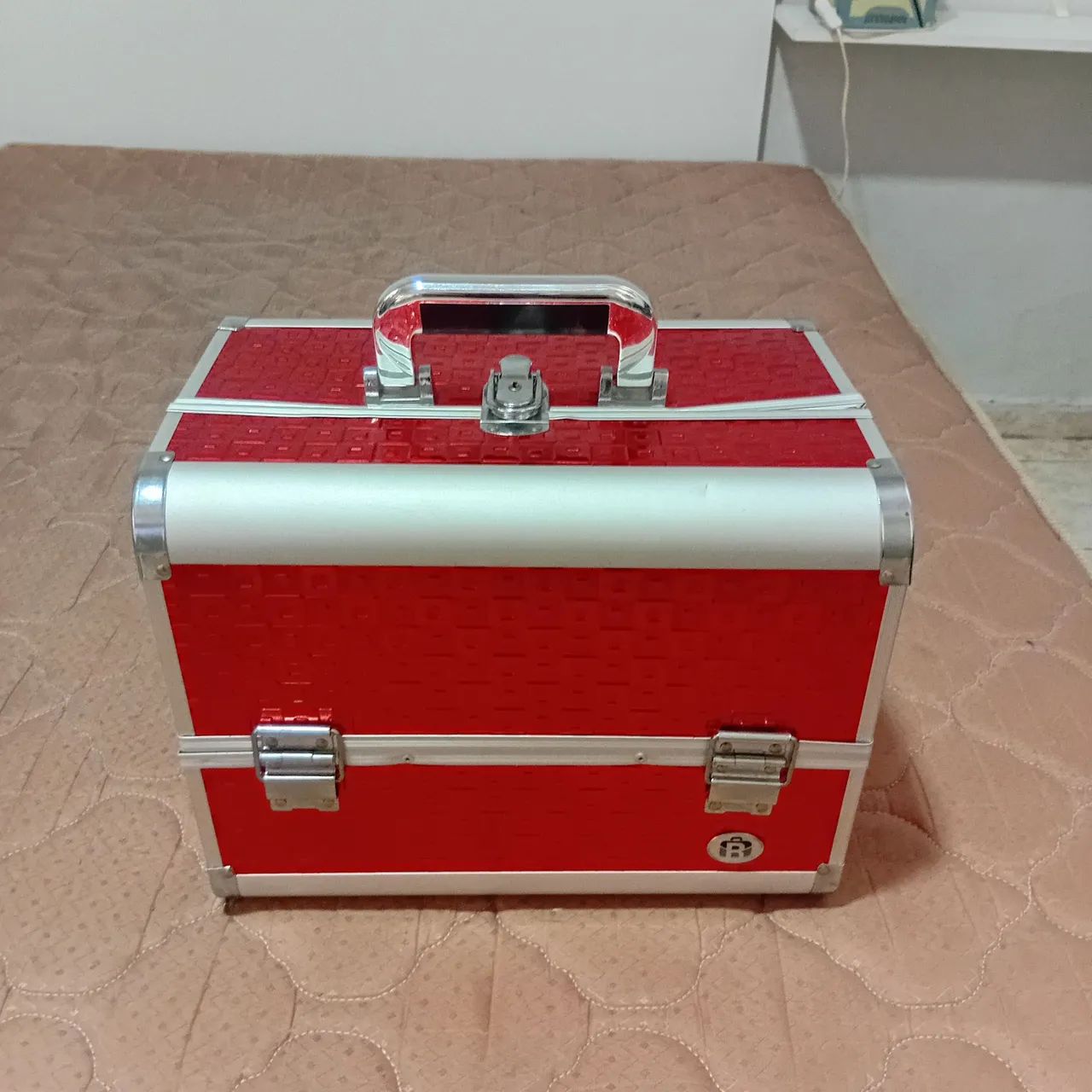Maleta de maquiagem com 6 divisórias  - Foto 5