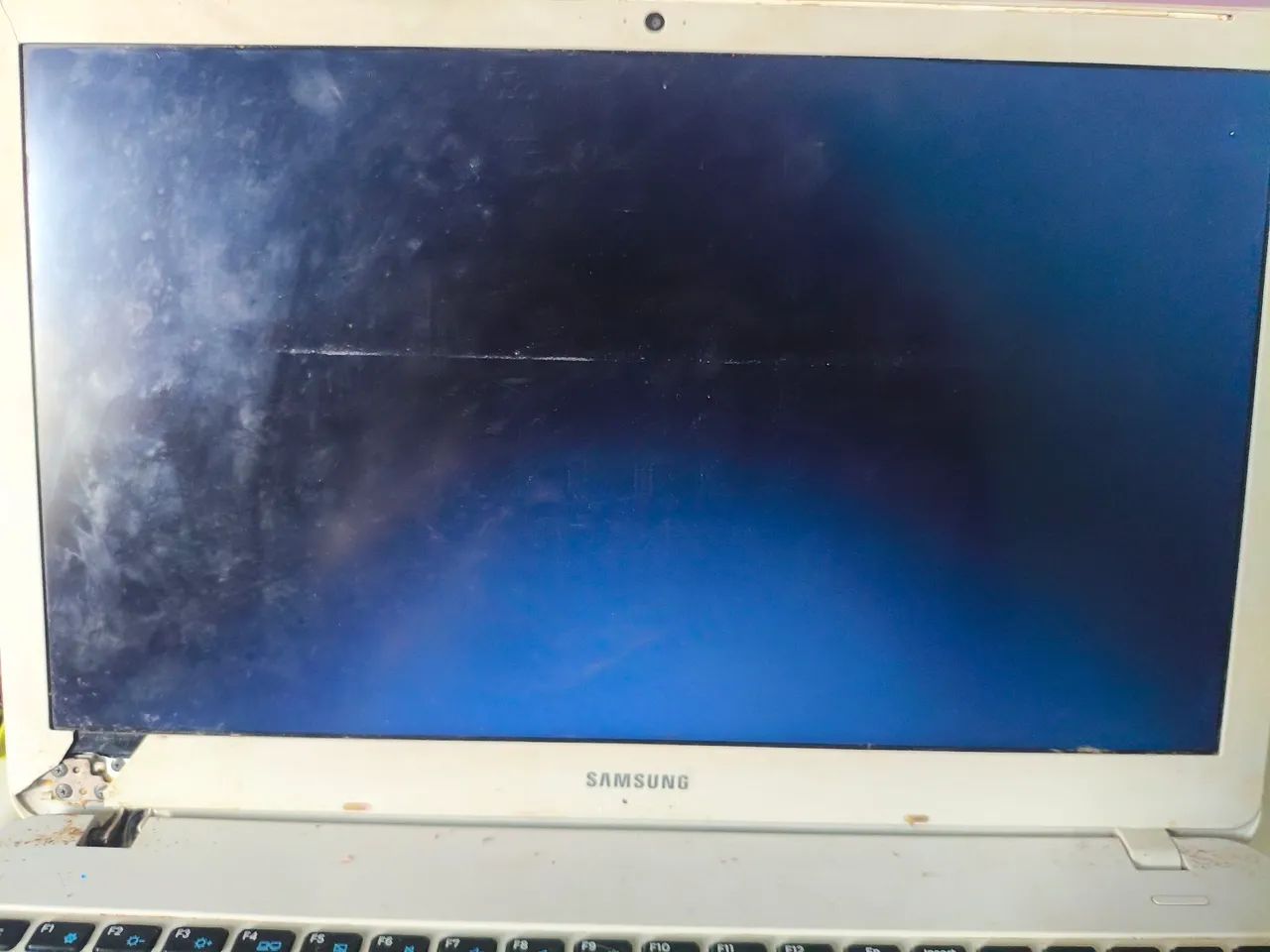 Notebook Samsung com defeito no teclado, mas equipado com memória ram potente - Foto 3