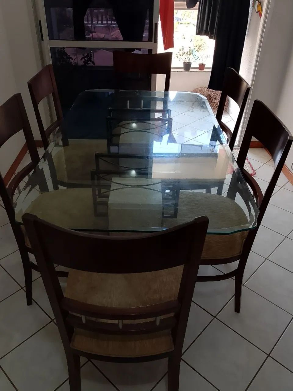 Vendo mesa de vidro 6 cadeiras  - Foto 3