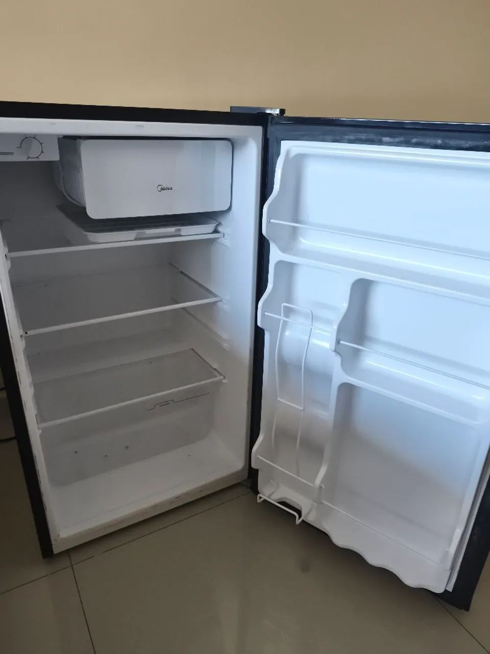 Frigobar Midea 124L - Pouco uso - Foto 2