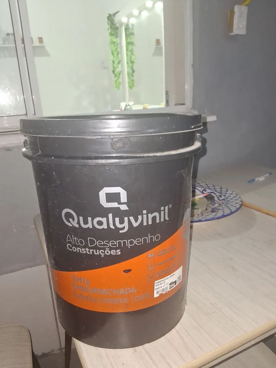 Tinta emborrachada Qualyvinil balde  branca - Foto 4