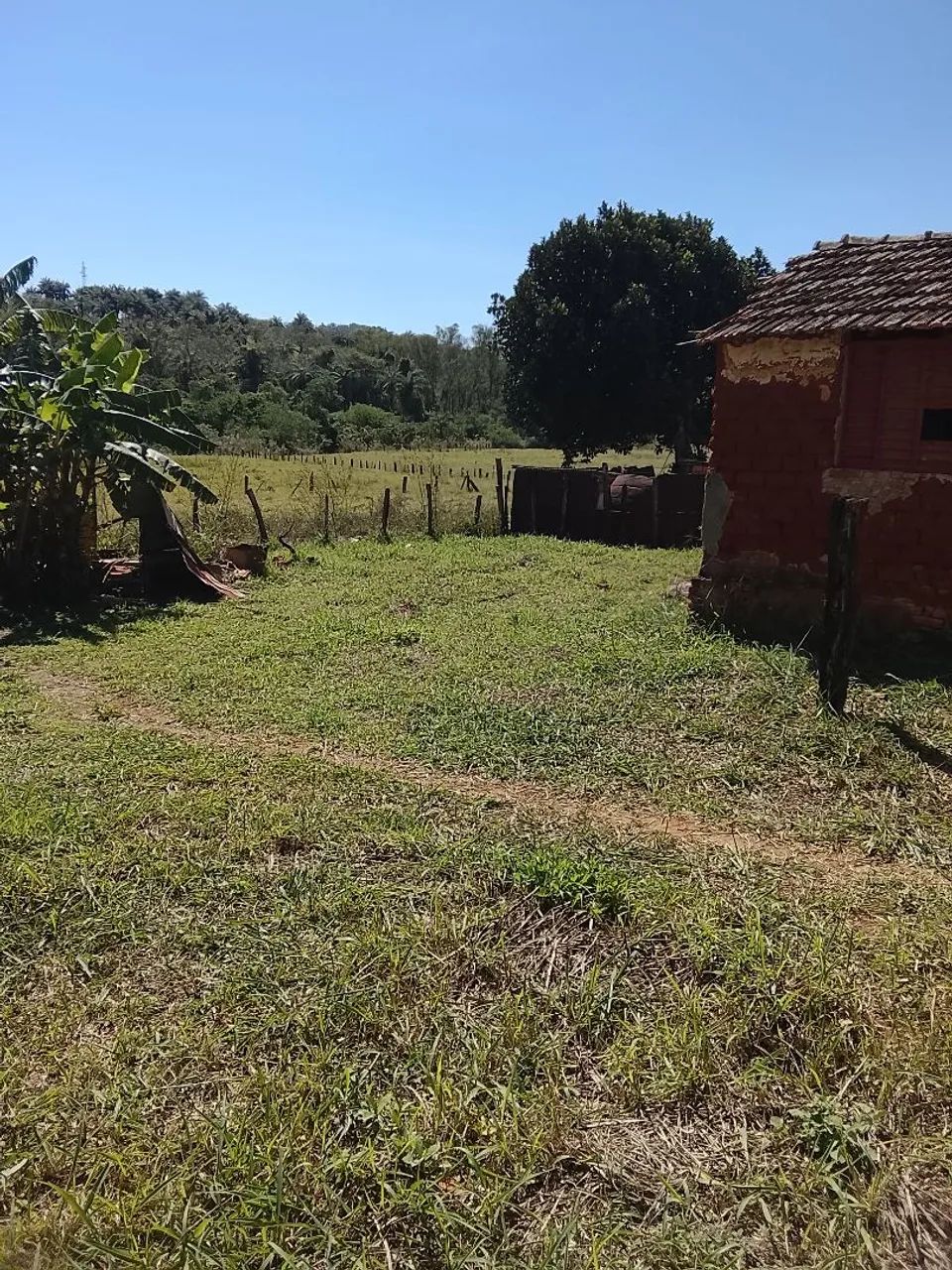 Lote contendo uma casa antiga - Foto 3