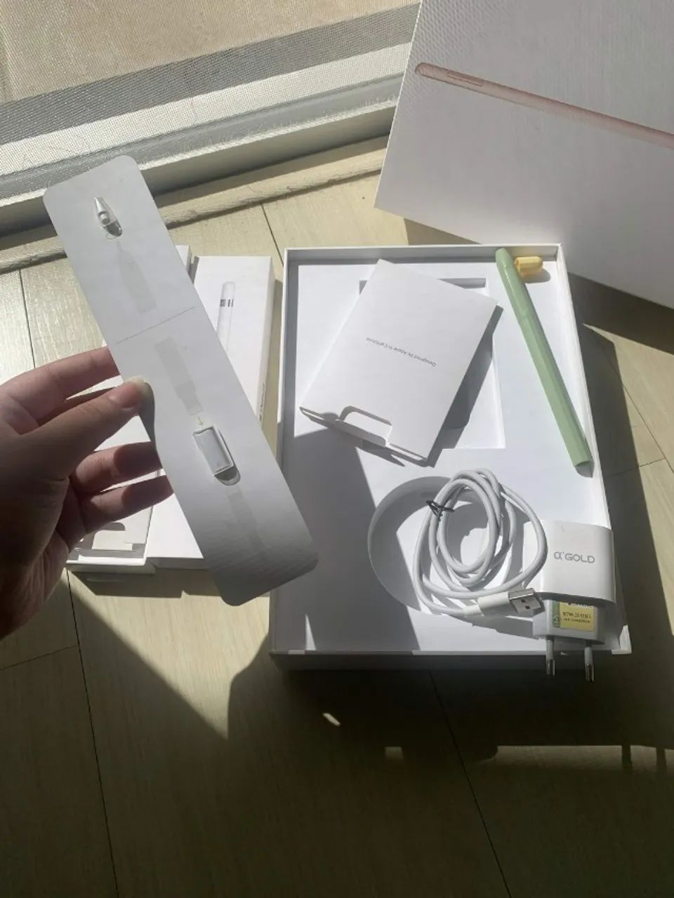 Ipad 7 geração 32gb, Wi-Fi - Gold + Acessórios - Foto 5