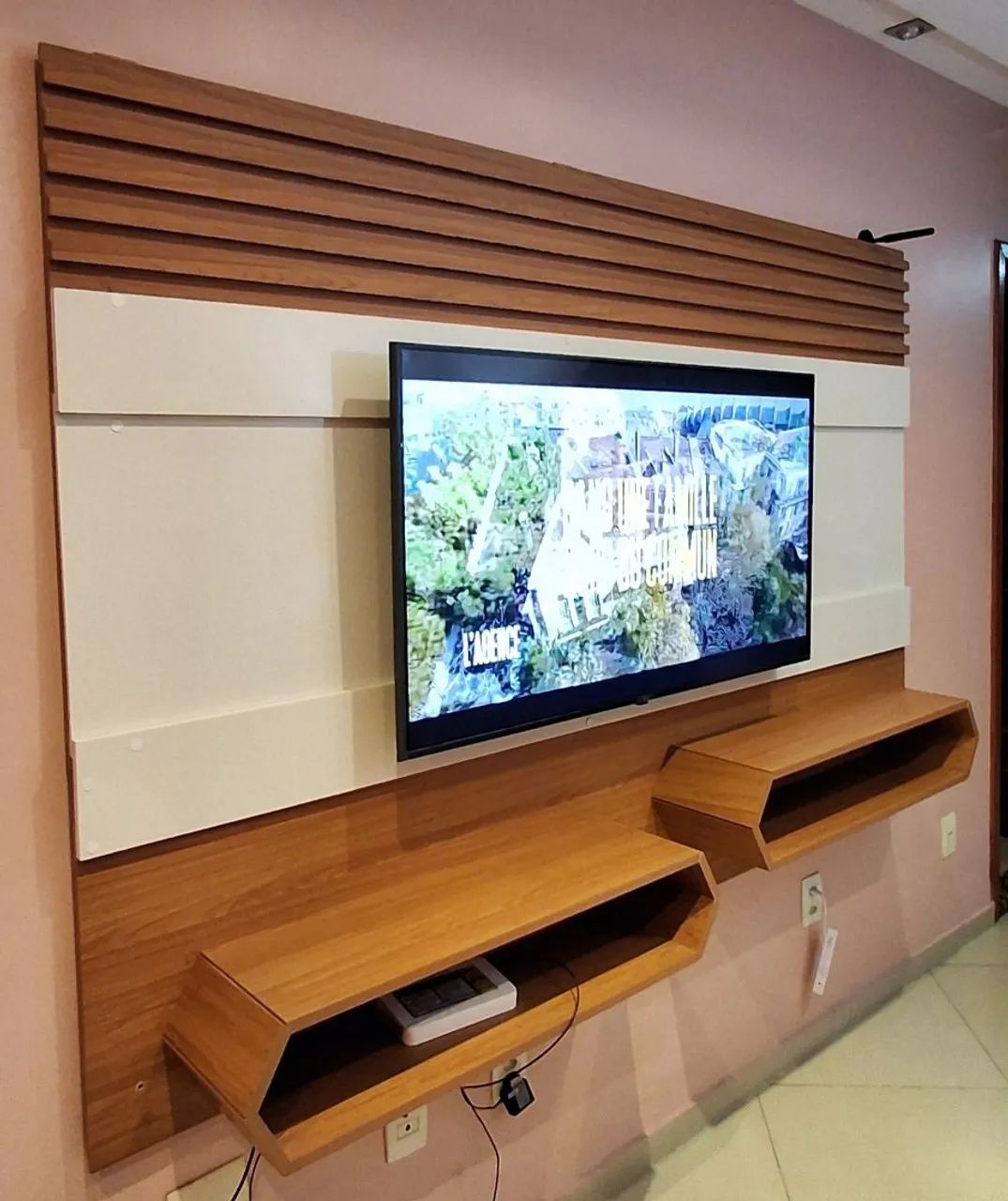 Painel para TV Até 65 Polegadas 2 Nichos Off White/Freiió - Dalla Costa