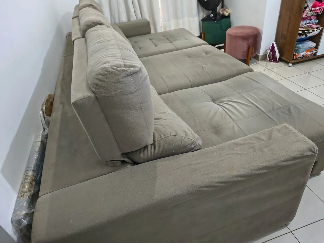 Sofá 5 lugares em tecido.  - Foto 3